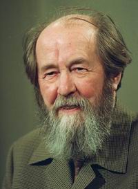 Солженицын в 2008 году впервые возглавил российский рейтинг лучших писателей года – опрос