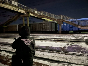 Идущая по ж/д путям женщина попала под поезд в Нижегородской области