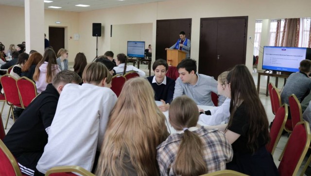 Нижегородские школьники и студенты поучаствовали в интеллектуальных играх 
