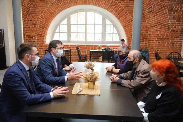 Глеб Никитин пригласил легендарного художника Эрика Булатова на 800-летие Нижнего Новгорода