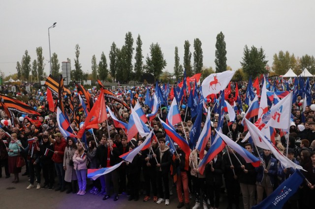Митинг-концерт "Своих не бросаем!" прошел в нижегородском Парке Победы