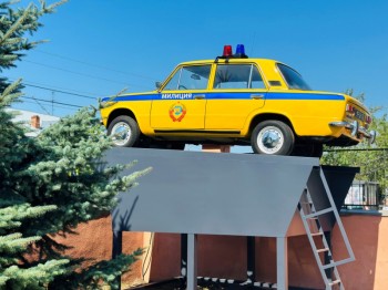 Памятник патрульной машине ГИБДД открыли в Дзержинске Нижегородской области