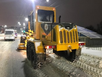 Последствия снегопада и ледяного дождя устраняют в Чебоксарах