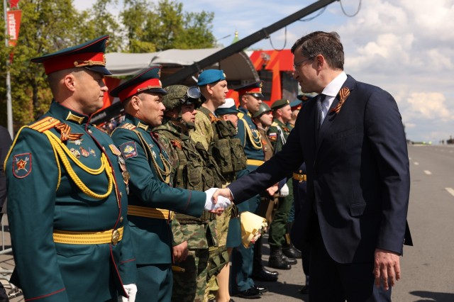 Парад Победы состоялся на площади Минина и Пожарского в Нижнем Новгороде
