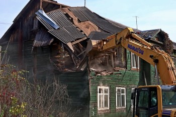 В Ленинском районе Нижнего Новгорода начали снос старых домов в рамках проекта комплексного развития территории