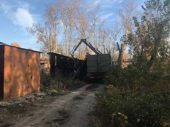 Cгоревшие сараи демонтируют в поселке Народный Нижнего Новгорода