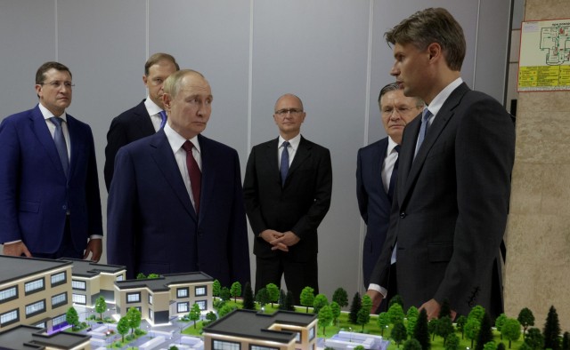 Владимиру Путину рассказали о ходе реализации проектов НЦФМ в Сарове