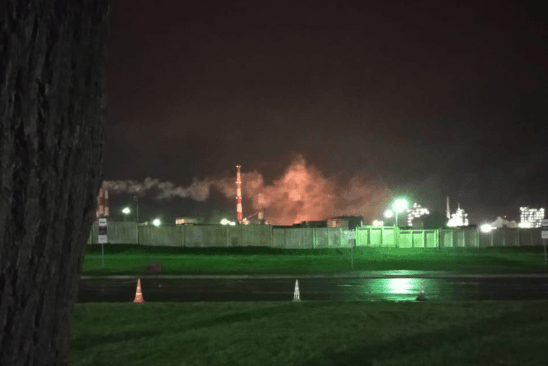 Факельное горение произошло на заводе "Башнефти" в Уфе Факельное горение произошло на заводе "Башнефти" в Уфе