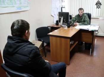 Следователи допрашивают подозреваемого в убийстве семьи в нижегородском посёлке Кудьма