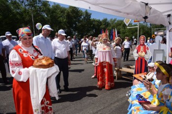 Губернатор Оренбуржья Денис Паслер поздравил жителей Ташлы с 250-летием села