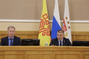 Владимир Доброхотов представил нового гендиректора АО "Сывлах" Владимир Доброхотов представил нового гендиректора АО "Сывлах"