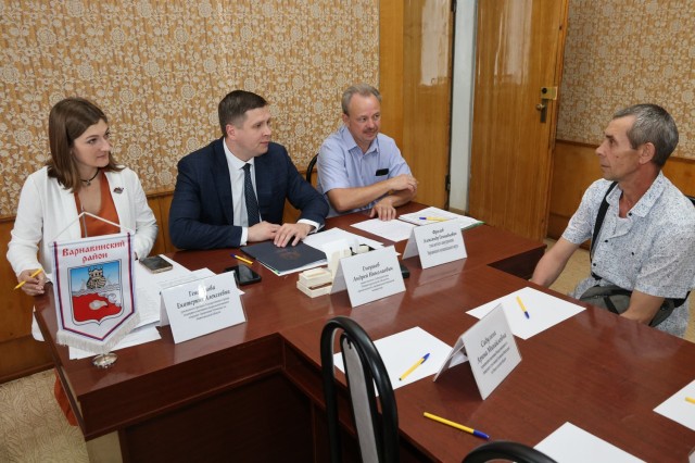 Андрей Гнеушев провел выездное заседание межведомственной комиссии по поддержке участников СВО в Варнавинском округе