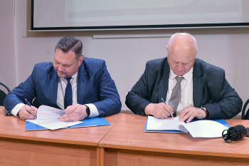 АПЗ и НГИЭУ подписали соглашение о сотрудничестве