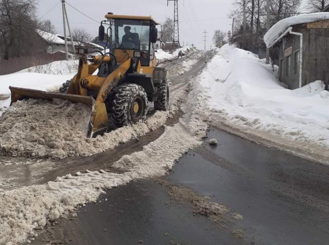 Снег в Приокском районе Нижнего Новгорода убирают круглосуточно