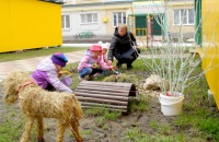 Коллектив детского сада № 10 города Чебоксары совместно с родителями и воспитанниками создает индивидуальный облик территории детсада