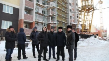 Глава администрации г. Чебоксары Алексей Ладыков провел инспекционный выезд на место строительства домов в мкр. &quot;Соляное&quot;