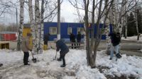 Коллектив парка имени 500-летия города Чебоксары вышел на уборку своей территории