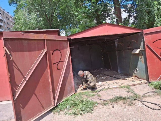 Более 80 незаконных объектов демонтировали в Саратове за неделю Более 80 незаконных объектов демонтировали в Саратове за неделю