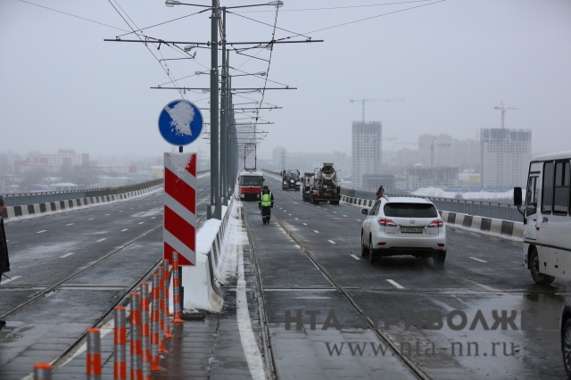 Около 25% работ по замене перильных ограждений на Молитовском мосту Нижнего Новгорода выполнено по состоянию на 27 марта