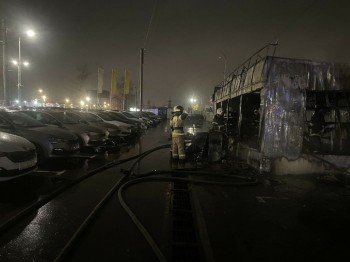 Десять легковых автомобилей повреждено в результате пожара в Нижнем Новгороде