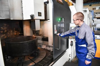 Выплату до 450 тыс. рублей получат сотрудники предприятий Саратовской области