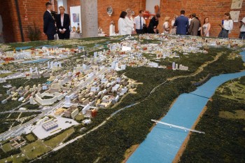 Застройщики создали 3D-модель Уфы в миниатюре на 42 кв. метрах Застройщики создали 3D-модель Уфы в миниатюре на 42 кв. метрах