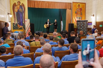 Известные российские музыканты выступили перед военнослужащими в нижегородском госпитале