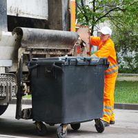 Услуги по вывозу мусора могут быть включены отдельной строкой в платежку с 1 января 2017 года