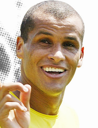 Лучший футболист мира 1999 года бразилец Ривалдо летом будет дозаявлен одним из нижегородских клубов