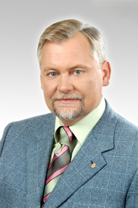 Кандидат на муниципальную должность должен хотеть быть чиновником, считает Булавинов