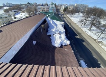 Кровля обрушилась в здании бывшего кинотеатра "Родина" в Чебоксарах