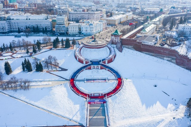 Флешмоб "8 лет вместе" состоялся в Нижнем Новгороде на Чкаловской лестнице