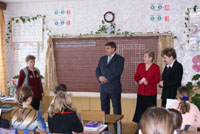 Портнов осмотрел две Дзержинские школы, в которых был проведен ремонт