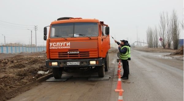 Временное ограничение движения по дорогам местного значения для грузового транспорта вводится с 20 марта в Чебоксарах Временное ограничение движения по дорогам местного значения для грузового транспорта вводится с 20 марта в Чебоксарах