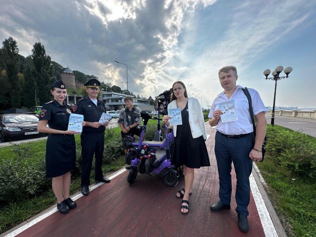 Сотрудники Минтранса и Госавтоинспекции провели совместный рейд по соблюдению правил безопасности езды на самокатах Сотрудники Минтранса и Госавтоинспекции провели совместный рейд по соблюдению правил безопасности езды на самокатах