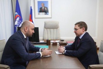 Самарский губернатор Вячеслав Федорищев встретился с Владимиром Якушевым Самарский губернатор Вячеслав Федорищев встретился с Владимиром Якушевым
