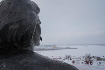  Памятник Максиму Горькому на набережной Федоровского в Нижнем Новгороде отремонтируют