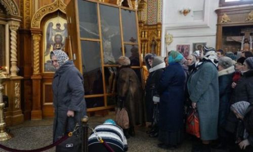 Животворящий Крест Господень будет находиться в Нижнем Новгороде в Спасо- Преображенском соборе 7-20 ноября Животворящий Крест Господень будет находиться в Нижнем Новгороде в Спасо- Преображенском соборе 7-20 ноября