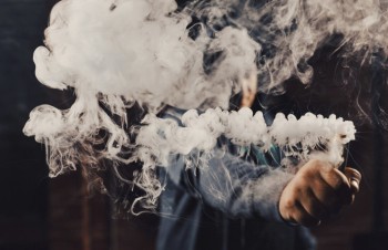 Продажу вейпов и жидкостей для них запретят в Кировской области