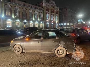 Автобус и три легковых столкнулись в Нижнем Новгороде