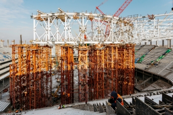 Каркас крыши стадиона к ЧМ по футболу - 2018 в Нижнем Новгороде собран более чем на 30%