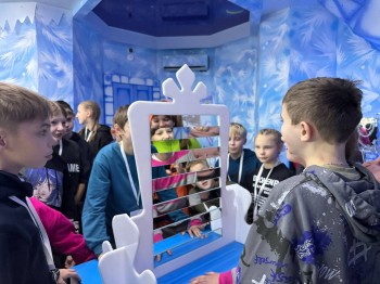 Воспитанники детдомов Нижегородской области посетили вотчину Деда Мороза