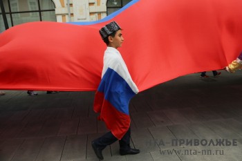  Сотрудники администрации Сормовского района Нижнего Новгорода придут на работу в цветах российского флага