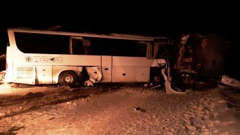 Автобус из Чебоксар и два грузовика столкнулись на М-7 в Нижегородской области