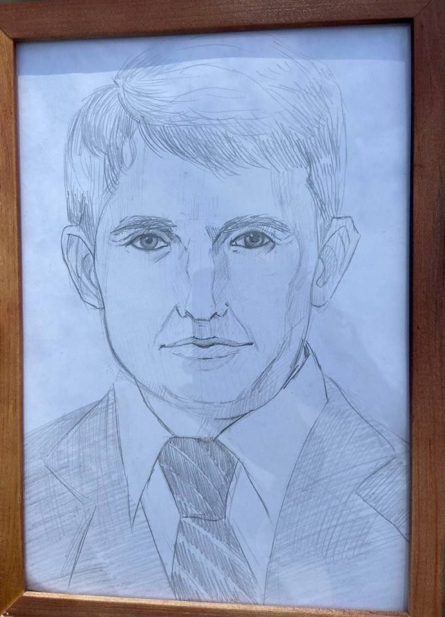 Юная художница из Запорожской области нарисовала портрет главы Чувашии 
