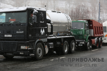 Движение большегрузов ограничили на трассе P-243 в Кировской области до границы с Прикамьем