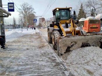 Работы по уборке и вывозу снега в районах Нижнего Новгорода проводятся в усиленном режиме