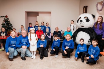 Волонтёры поздравляют подопечных соцучреждений с Новым годом