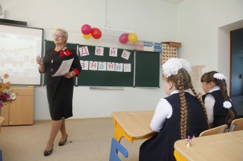 Интерактивные доски и кабинет робототехники: новая школа на 425 учеников открыта в поселке Суроватиха Нижегородской области