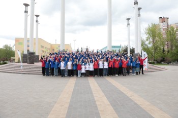 Более 150 молодых людей исполнили песню «День Победы» в Нижнем Новгороде Более 150 молодых людей исполнили песню «День Победы» в Нижнем Новгороде